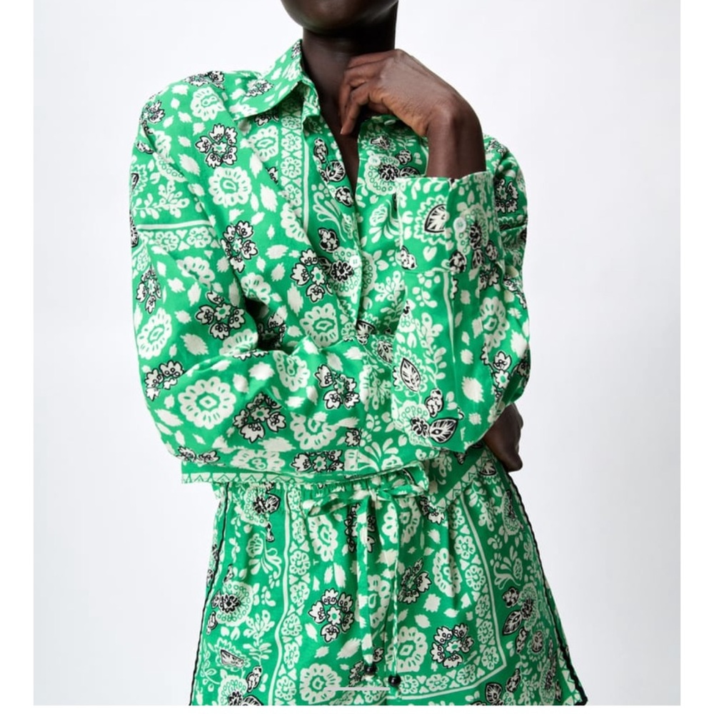 NWT Zara Printed Cropped Shirt